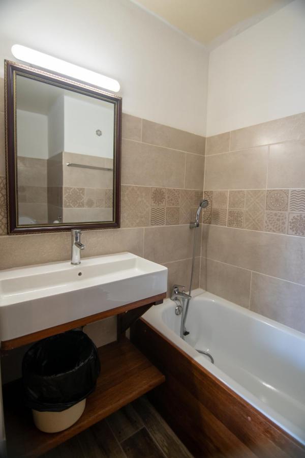 Appartements Et Chambres En Coeur De Ville Saint-Denis - Entree Autonome - Check In 14H30- Exteriör bild