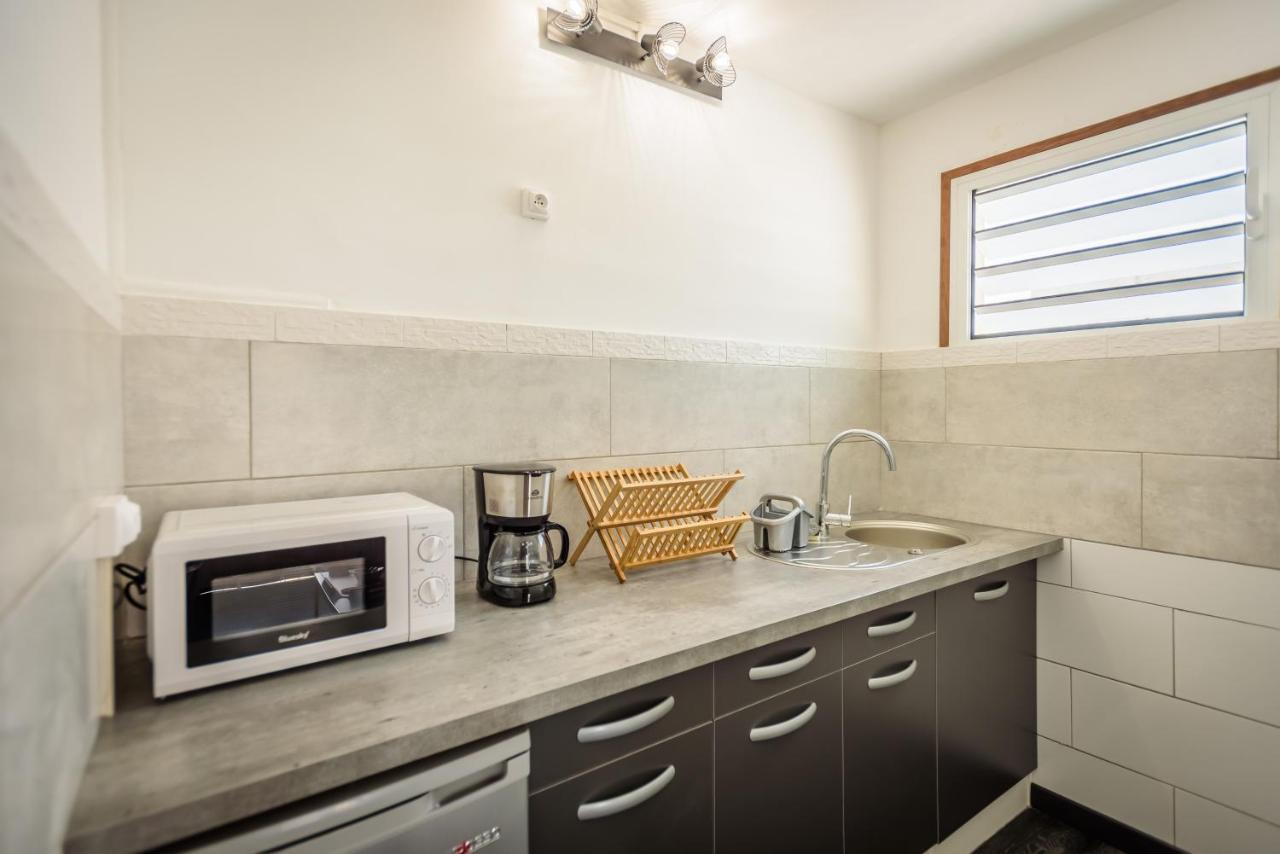 Appartements Et Chambres En Coeur De Ville Saint-Denis - Entree Autonome - Check In 14H30- Exteriör bild