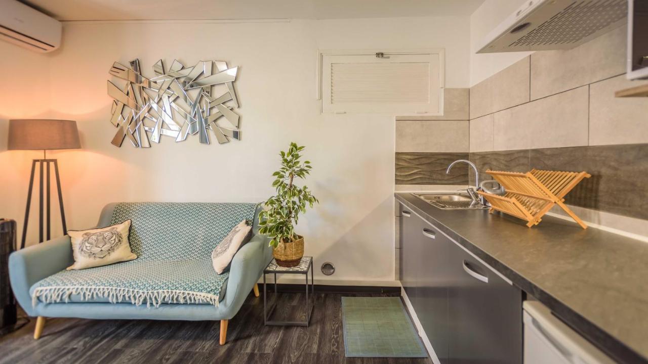 Appartements Et Chambres En Coeur De Ville Saint-Denis - Entree Autonome - Check In 14H30- Exteriör bild