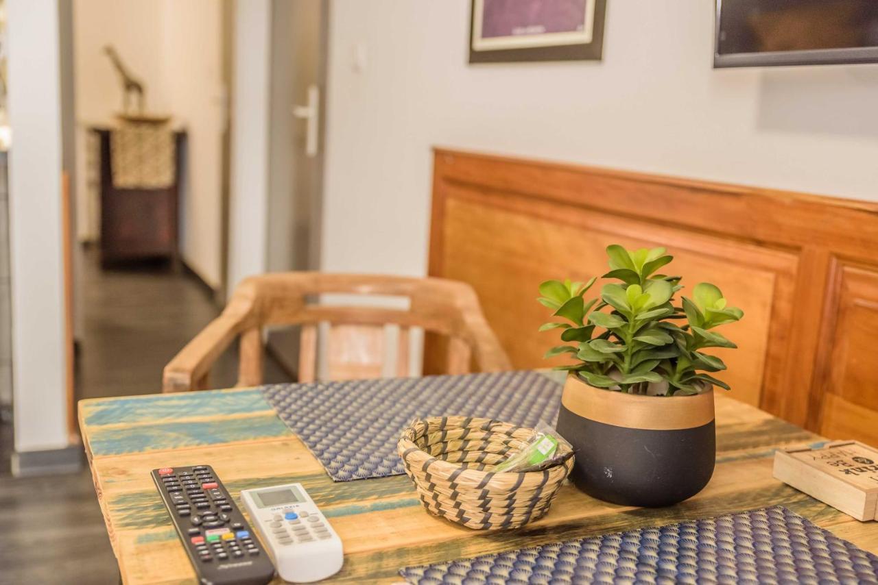 Appartements Et Chambres En Coeur De Ville Saint-Denis - Entree Autonome - Check In 14H30- Exteriör bild