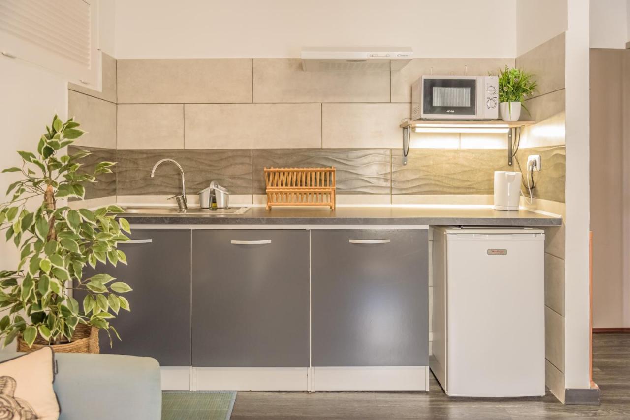 Appartements Et Chambres En Coeur De Ville Saint-Denis - Entree Autonome - Check In 14H30- Exteriör bild